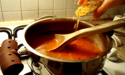 Tarhana çorbası yaparken içine 4 kaşık ekleyin! Sonucu inanılmaz