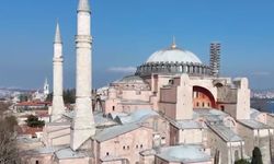 Ayasofya'ya Ramazan geldi! Mahyası asıldı