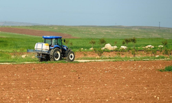 Bakan Yumaklı duyurdu: Mazot ve gübre destek ödemesi çiftçilerin hesaplarına aktarılıyor