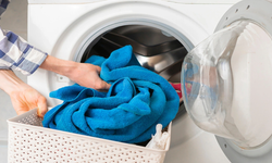 Çamaşır makinesi temizliği için tamircilerin önerdiği sır: Bu yönteme bayılacaksınız!