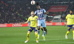 Trabzonspor - Fenerbahçe maçında ilk yarı Fenerbahçe'nin 2-0 üstünlüğüyle sonuçlandı