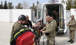 Şırnak'ta kalp krizi geçiren bir vatandaş askeri helikopterle hastaneye ulaştırıldı