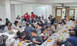 Türk Kızılay Polatlı Şubesi depremzede aileleri Ramazan iftarında ağırladı