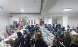 Türk Kızılay Polatlı Şubesi, Ramazan ayının ilk iftarında kız Kuran Kursu öğrencilerini misafir etti