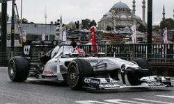 Bakan Ersoy müjdeyi verdi: Formula 1 Türkiye'ye dönüyor!