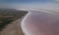 Tuz Gölü renk değiştirdi! Turistler akın etti