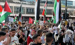 Berlin’de, 2 bin kişi Filistin'e destek yürüyüşü gerçekleştirdi