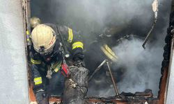 Kocaeli'nde 3 katlı binada yangın! 7 yaşındaki çocuk hayatını kaybetti