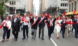 ATO heyeti New York'ta Türk Günü Yürüyüşü'ne katıldı