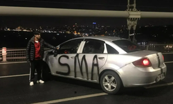 "SMA" yazılı aracıyla yolu kapatan şahıs tutuklandı