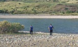 Murat Nehri’ne giren 14 yaşındaki çocuk kayboldu