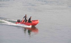 Dicle Nehri’nde 15 yaşındaki çocuk başkasını kurtarmak isterken canından oldu