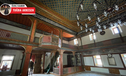 Elbaşoğlu Camii'nin gizli hazineleri: 220 yıllık tarihi süslemeler ortaya çıkarıldı