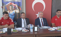 Mansur Yavaş, 2024 Paris Olimpiyatlarına katılacak sporcularla bir araya geldi