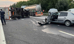 Otomobil ve kamyon hızla çarpıştı: Otoyol trafiğe kapatıldı!