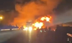 Şanlıurfa’da feci kaza: Akaryakıt yüklü tankerler çarpıştı