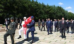 Cumhurbaşkanı Erdoğan ve YAŞ üyeleri Anıtkabir'i ziyaret etti