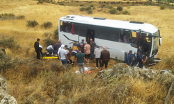 Düğün yolu faciaya dönüştü: 20'ye yakın kişi yaralandı