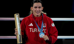 Milli boksör Hatice Akbaş Paris 2024’te gümüş madalya kazandı