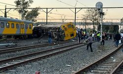 Güney Afrika’da  feci tren kazası: 25 kişi yaralandı!