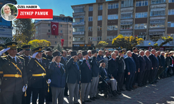 Polatlı'da 29 Ekim kutlamaları çelenk sunma töreniyle başladı