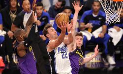 Orlando Magic, son saniyede gelen 3'lükle Lakers'ı devirdi