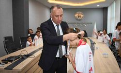 Taekwondo ve yüzme sporcuları ödüllendirildi