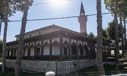 942 yıllık mühendislik harikası Silahtar Ömer Paşa Camii depremlere direnç gösteriyor