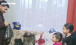 Çocuklarına ve Eşine Yeni Yıl Hediyeleri Alan Baba Gündem Oldu