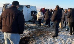 Diyarbakır'da öğretmen servisi devrildi: Çok sayıda yaralı var