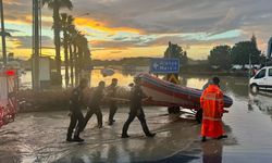 Manavgat'ta sağanak yağış hayatı felç etti: Vatandaşlar zor anlar yaşadı