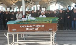 Ankara’da trafik kazasında hayatını kaybeden genç kadın toprağa verildi