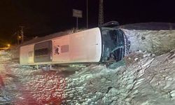 Ankara'ya gelen yolcu otobüsü devrildi: Yaralılar var