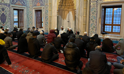 Ramazan öncesi Kocatepe Camii'nde gençlerle sabah namazı buluşması