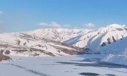 Hakkari Dilimli Barajı aşırı soğuk nedeniyle dondu