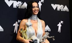 Dünyaca ünlü şarkıcı Katy Perry uzaya gidiyor