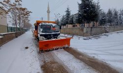 Şereflikoçhisar’da karla mücadele çalışmaları kesintisiz sürüyor