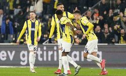 Fenerbahçe ilk yarıda işi bitirdi! Galatasaray ile puan farkı eriyor