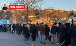 Hacı Bayram Veli Cami’nde Ramazan bereketi! Kumanya ikramı yoğun ilgi gördü