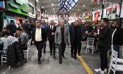 Mansur Yavaş, Büyük Ankara Hali’nde esnafla iftar sofrasında