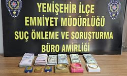 Kocasından evdeki altınları gizlemek için sahte hırsızlık planı yaptı
