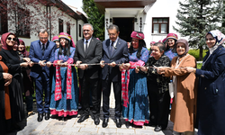 Altındağlı kadınların el emeği halılar sergide buluştu