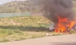 Ankara’da park halindeki araç alev alev yandı