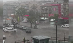 Başkentte sağanak ve dolu yağışı kısa sürede etkisini gösterdi