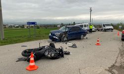 Motosiklet ile otomobil çarpıştı: 2’si ağır 6 yaralı