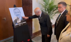 MHP lideri Bahçeli, Sırrı Süreyya Önder’in fotoğrafını sevdi