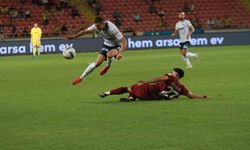 Trendyol Süper Lig: Hatayspor: 1 - Fenerbahçe: 1 (İlk yarı)