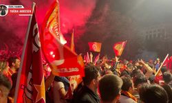 Ankara’daki taraftarlar Galatasaray’ın şampiyonluğu sonrası sokaklara döküldü