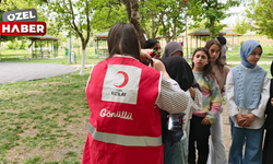 Genç hafızlar ve Kızılay gönüllüleri el ele