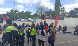 Polislerden görme engelli öğrencilere moral etkinliği
